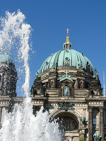 Brunnen im Lustgarten - Berlin (Berlin)