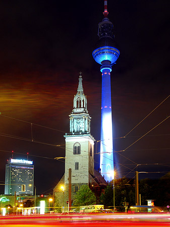 Marienkirche und Fernsehturm - Berlin (Berlin)