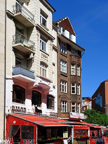 Straßencafes am Hafen - Hamburg (Hamburg)