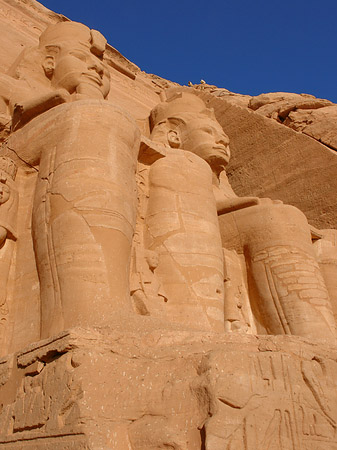 Tempel mit Himmel - Landesinnere (Abu Simbel)