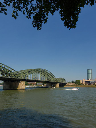 Fotos Hohenzollernbrücke reicht ans Kennedyufer | Köln