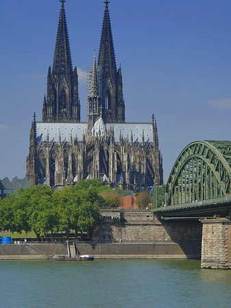 Hohenzollernbrücke beim Kölner Dom - Nordrhein-Westfalen (Köln)