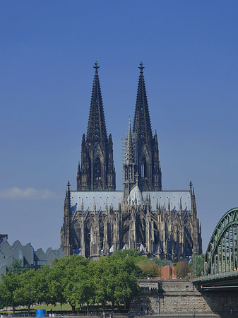 Hohenzollernbrücke beim Kölner Dom - Nordrhein-Westfalen (Köln)