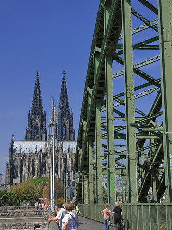 Hohenzollernbrücke beim Kölner Dom - Nordrhein-Westfalen (Köln)