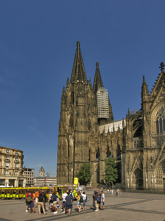 Bimmelbahn fährt zum Kölner Dom - Nordrhein-Westfalen (Köln)