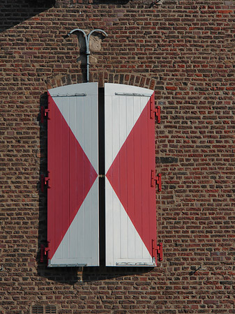 Fenster des Kölnischen Stadtmuseums - Nordrhein-Westfalen (Köln)