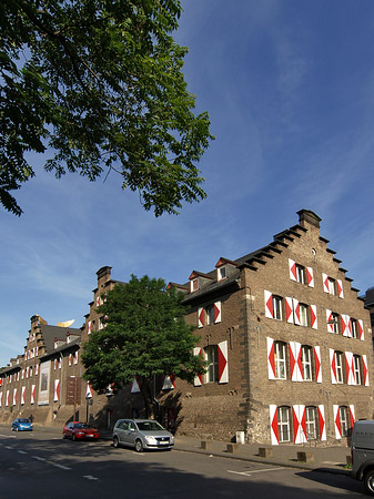 Fotos Kölnisches Stadtmuseum mit Straße