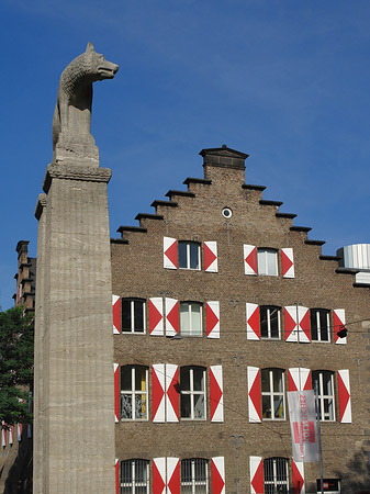 Wolfsstatue und Stadtmuseum - Nordrhein-Westfalen (Köln)