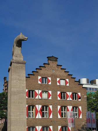 Wolfsstatue und Stadtmuseum - Nordrhein-Westfalen (Köln)