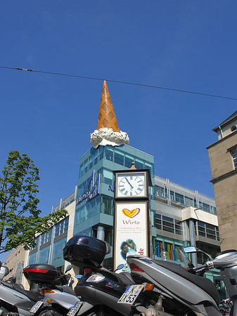 Neumarkt Galerie mit Mopeds - Nordrhein-Westfalen (Köln)