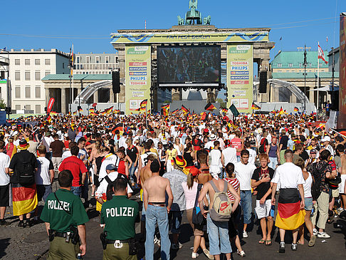 Leinwand und Fans - Berlin (Berlin)