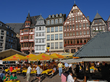 Römer mit Schirmen - Hessen (Frankfurt am Main)