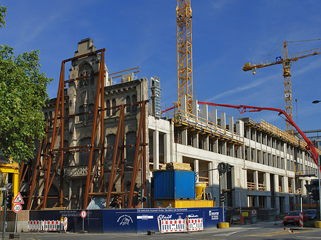 Baustelle auf der Kreuzung Komödienstraße Tunisstraße - Nordrhein-Westfalen (Köln)