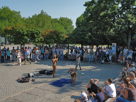 Foto Straßenkünstler auf dem Heinrich-Böll-Platz - Köln