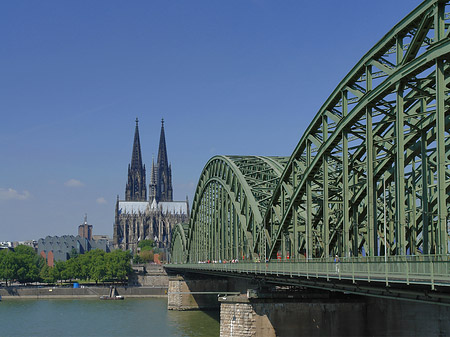 Hohenzollernbrücke am Kölner Dom