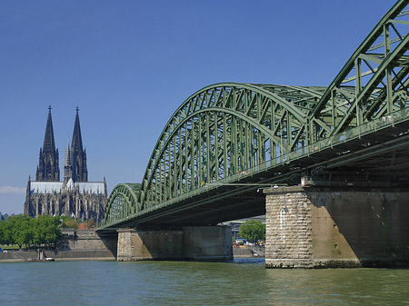 Hohenzollernbrücke am Kölner Dom - Nordrhein-Westfalen (Köln)