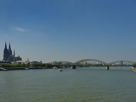 Hohenzollernbrücke am Kölner Dom - Nordrhein-Westfalen (Köln)