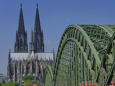 Hohenzollernbrücke beim Kölner Dom - Nordrhein-Westfalen (Köln)