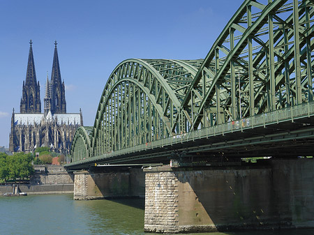 Foto Hohenzollernbrücke beim Kölner Dom - Köln