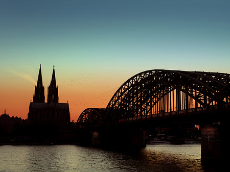 Fotos Kölner Dom hinter der Hohenzollernbrücke | Köln