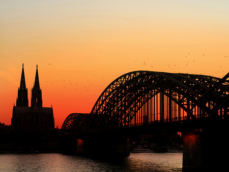 Fotos Kölner Dom hinter der Hohenzollernbrücke | Köln