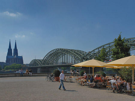 Hohenzollernbrücke am Kölner Dom - Nordrhein-Westfalen (Köln)