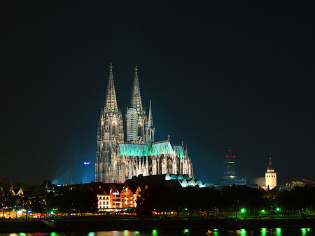 Kölner Dom bei Nacht Fotos