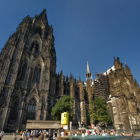 Fotos Blick über Roncalliplatz zum Kölner Dom