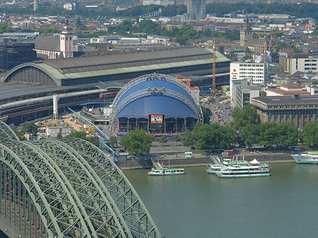 Foto Musical Dome vor Hauptbahnhof - Köln