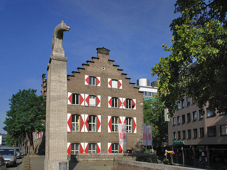 Wolfsstatue und Stadtmuseum - Nordrhein-Westfalen (Köln)