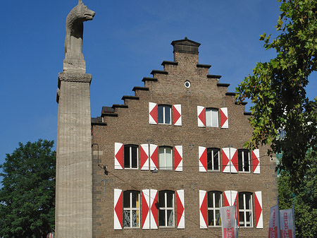 Wolfsstatue und Stadtmuseum - Nordrhein-Westfalen (Köln)