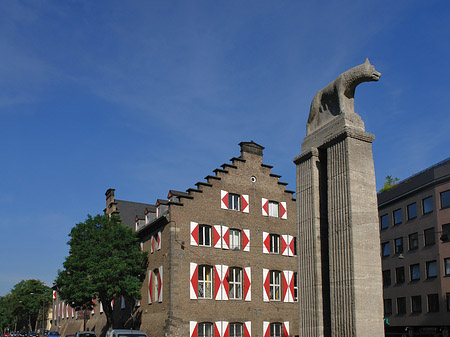 Wolfsstatue und Stadtmuseum - Nordrhein-Westfalen (Köln)