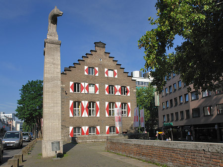 Wolfsstatue und Stadtmuseum - Nordrhein-Westfalen (Köln)