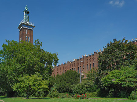 Messeturm an der Kölner Messe Foto 