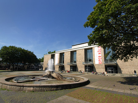 Oper Köln mit Brunnen - Nordrhein-Westfalen (Köln)