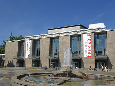 Oper Köln mit Brunnen - Nordrhein-Westfalen (Köln)