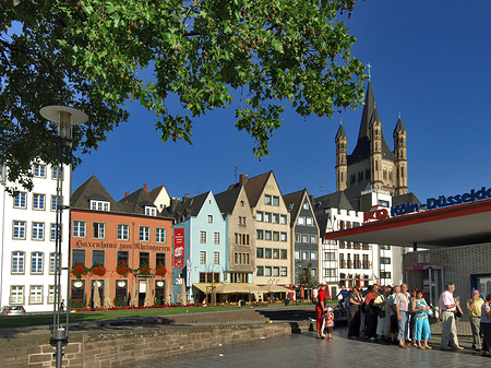 Foto Schlange stehen für Köln-Düsseldorfer - Köln