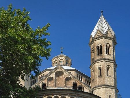 Kirchturm der St Aposteln Fotos