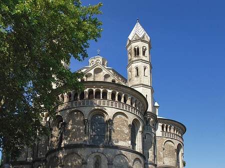 Seitentürme und Westturm der St Aposteln