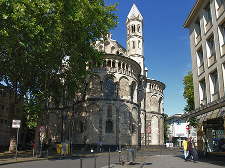 Seitentürme und Westturm der St Aposteln - Nordrhein-Westfalen (Köln)