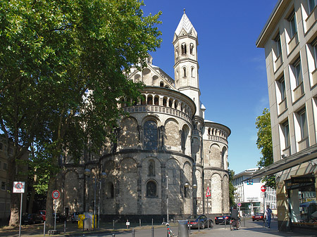 Seitentürme und Westturm der St Aposteln - Nordrhein-Westfalen (Köln)