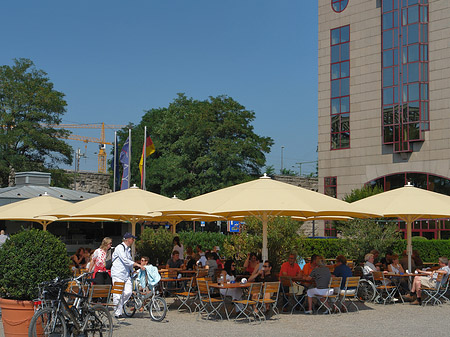 Schirme auf der Urbanstraße - Nordrhein-Westfalen (Köln)