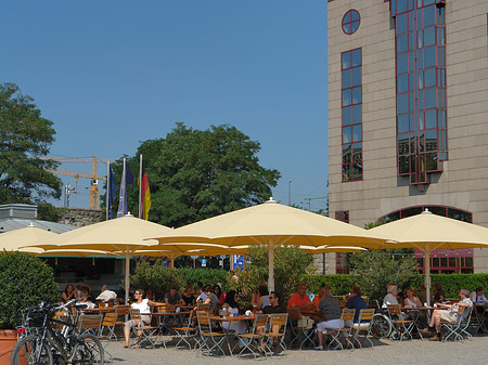 Schirme auf der Urbanstraße - Nordrhein-Westfalen (Köln)